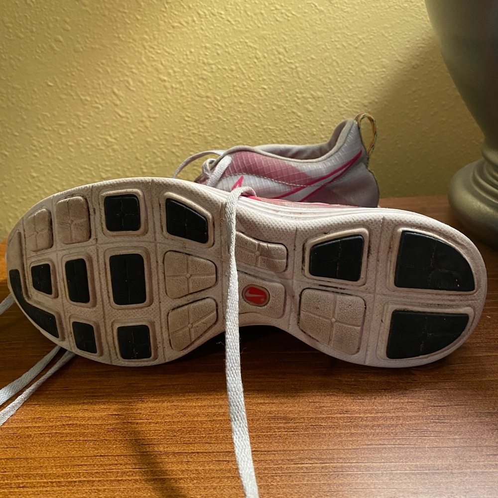 Pink Nikes - Picture 3 of 3